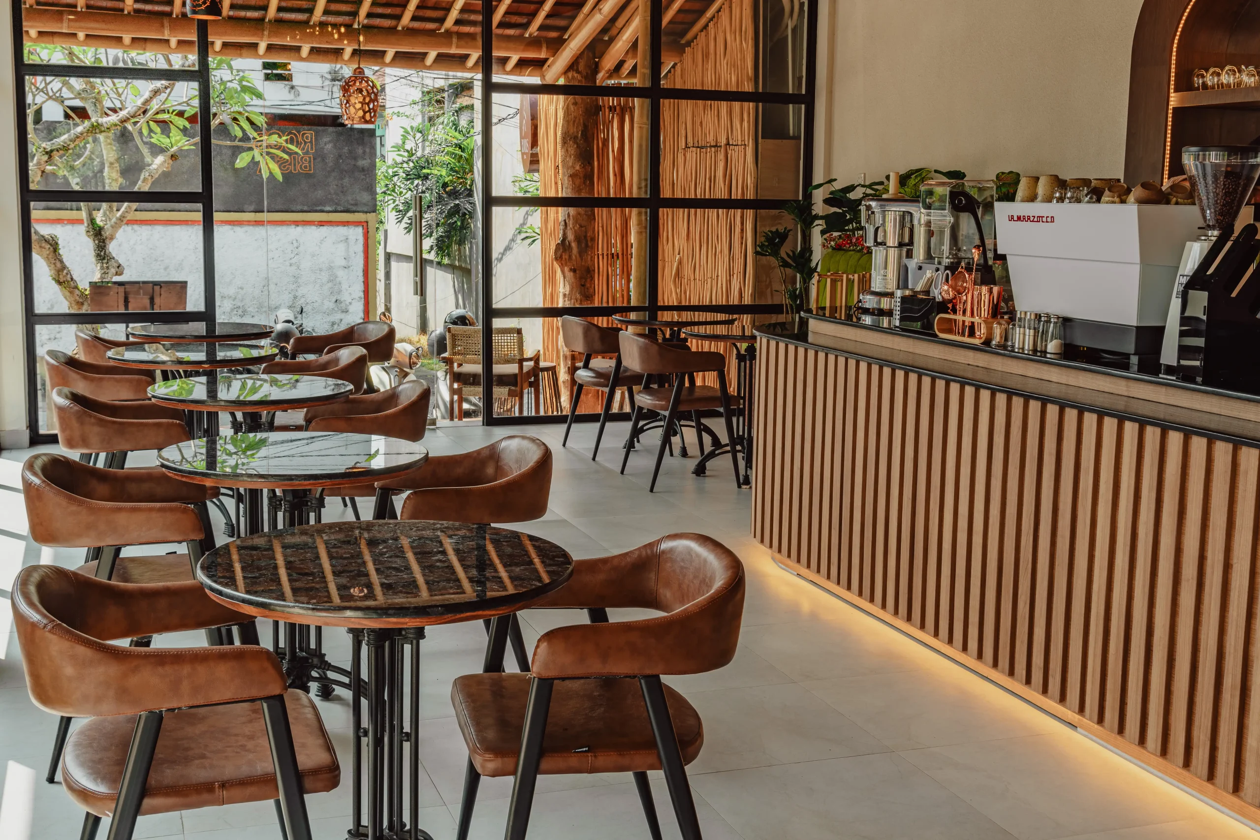 Restaurant-Roots (10)