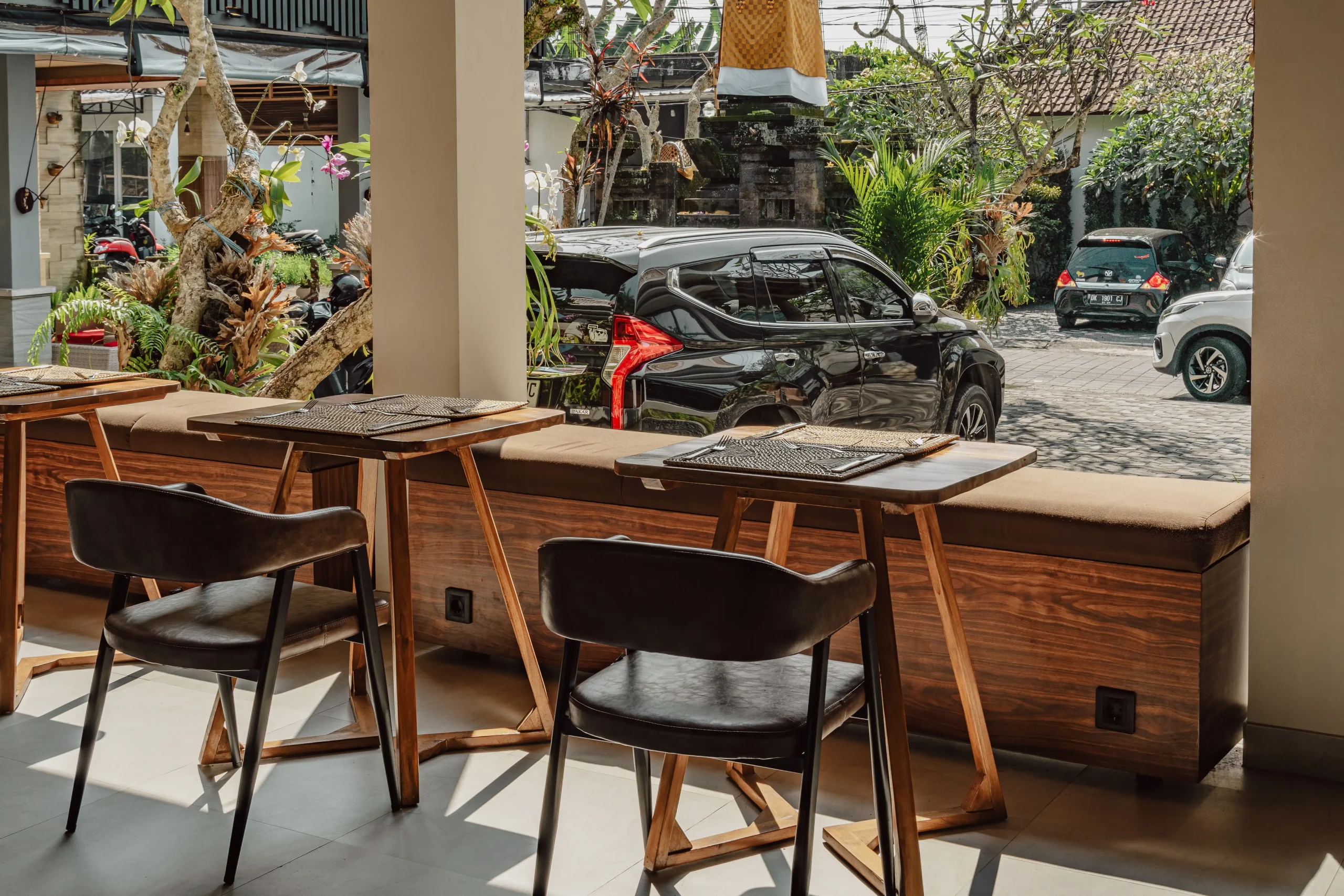 Restaurant-Roots (5)