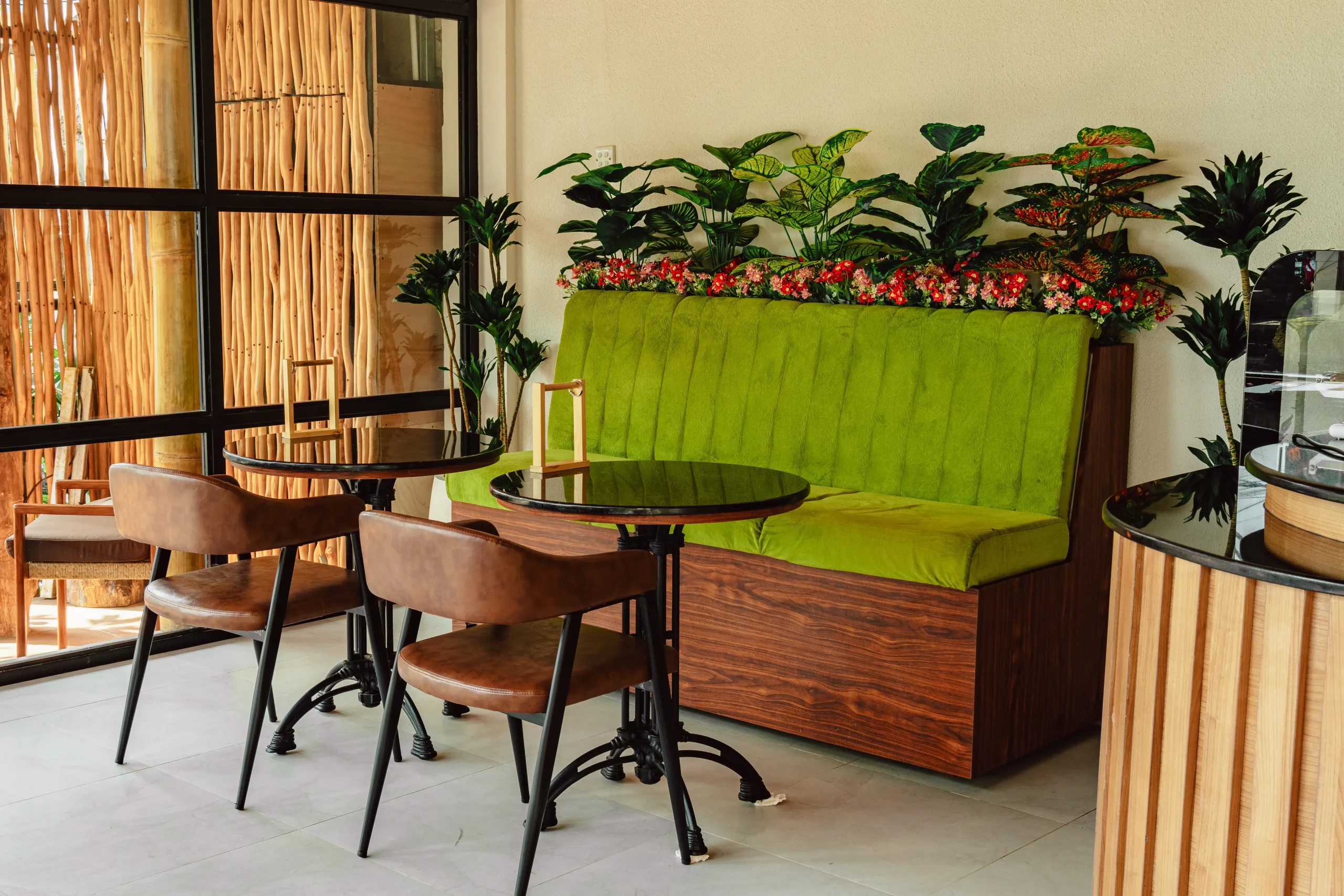 Restaurant-Roots (9)